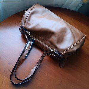 NWT Women's Warm Brown Leather East West Shoulder Bag with Brass Feet